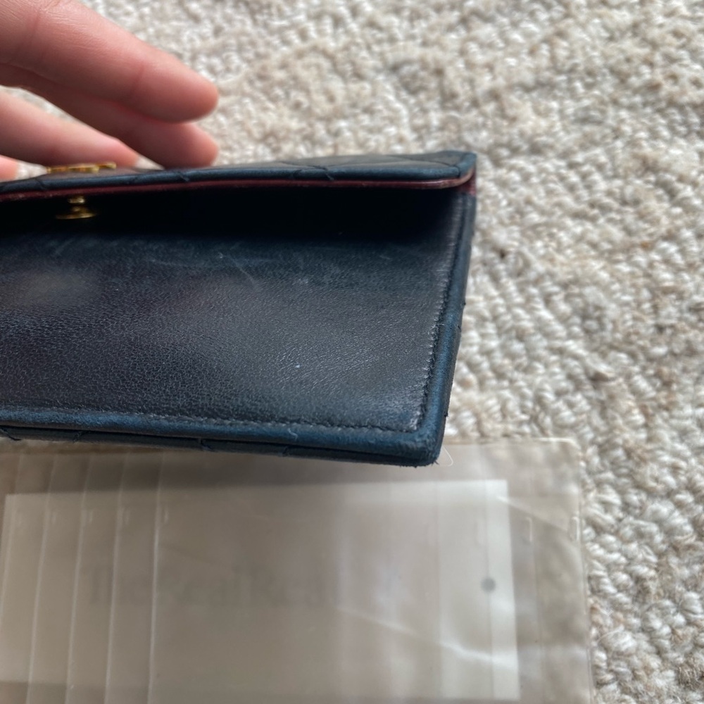 Vintage CHANEL Black Quilted Wallet with Gold Logo - Picture 15 of 16